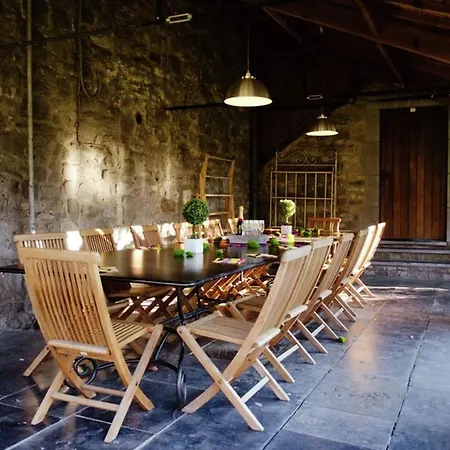 度假居 Spacious Hpliday In Onhaye With Fireplace