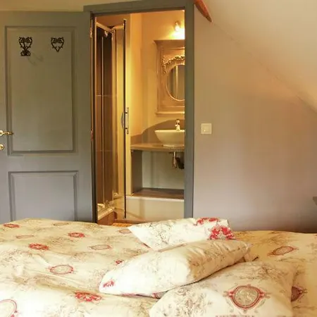 Spacious Hpliday In Onhaye With Fireplace Vakantiehuis *